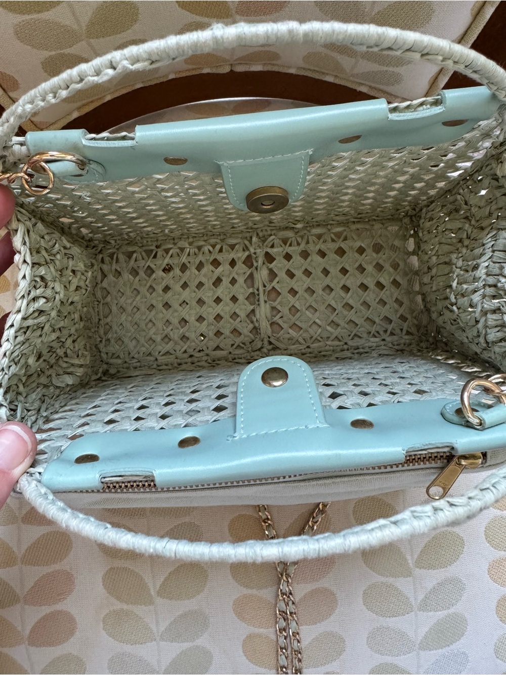 House of Harlow 1960 Gold and Pale Green Woven Crossbody Shoulder Clutch - Picture 8 of 12